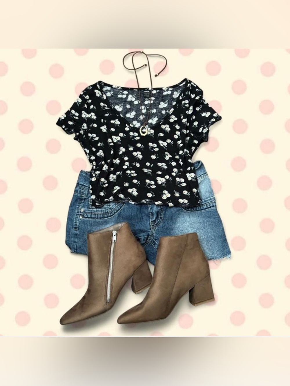 Shein • Black Floral V-Neck Top with Short Sleeves